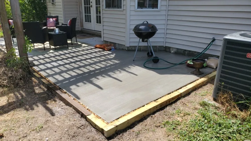 Trusted lawn care service with custom design across Smithfield, VA - Scapers