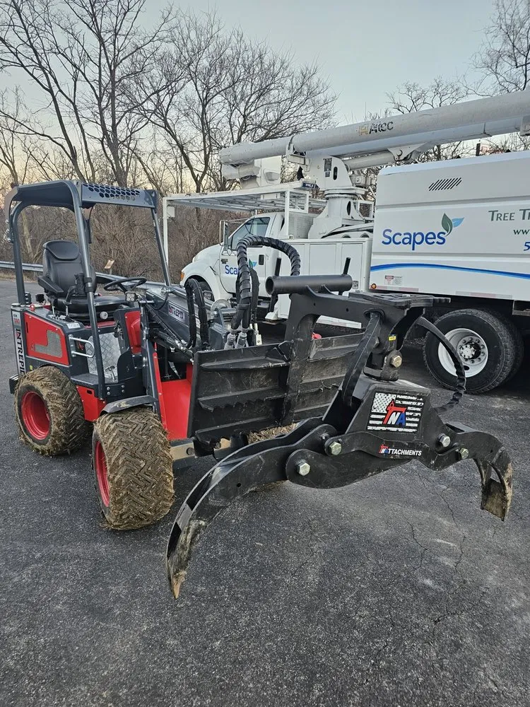 Trusted lawn mowing service in Cincinnati, OH - Scapes