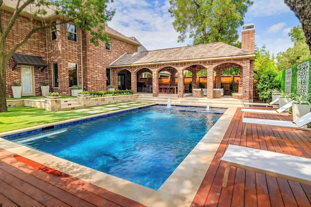 Reliable lawn care service in Dallas, TX by Scapes