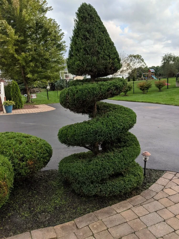 Expert garden landscaping experts serving Glen Mills, PA - ScapeWorx Landscape Design & Maintenance