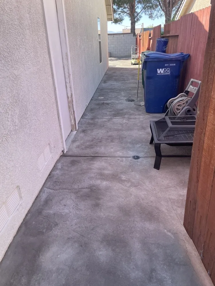 Reliable lawn mowing service experts serving Palmdale, CA - Scapezone landscape solutions