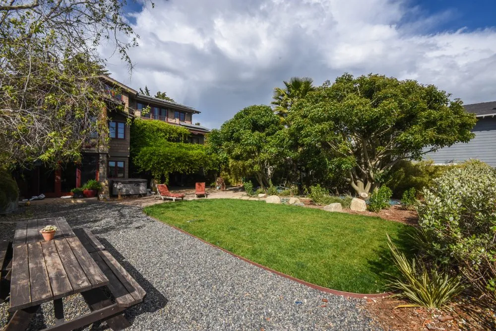 Custom lawn mowing service in Santa Barbara, CA - Scarlett's Landscape