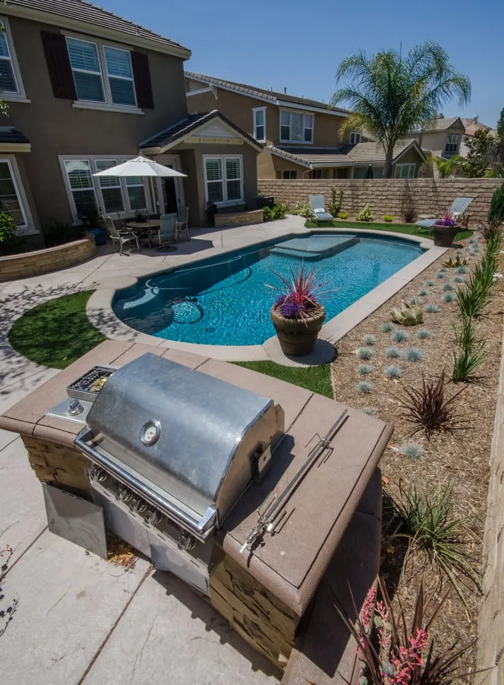 Top-rated lawn care service in Ventura, CA by Scarlett's Landscape