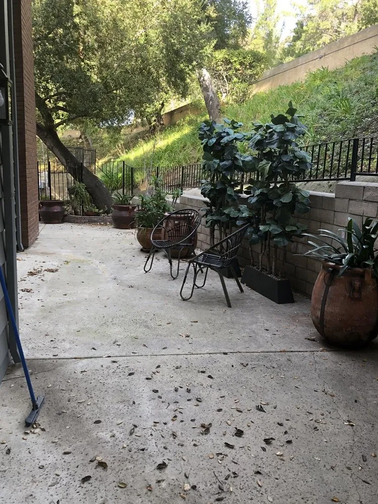 Professional lawn mowing service in Ventura, CA by Scarlett's Landscape