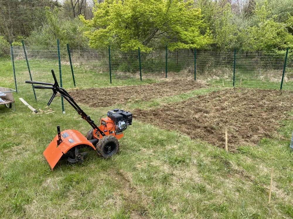 Reliable lawn mowing service in Warminster, PA by Scarlett’s Lawn Care