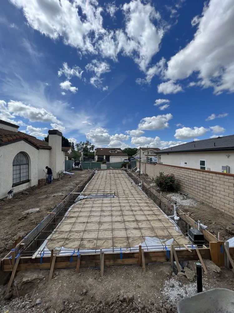 Custom lawn mowing service in Los Angeles, CA - Scenic Builds Landscape