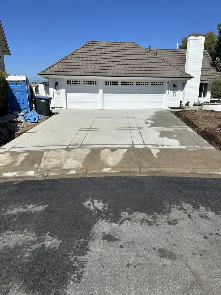 Reliable yard maintenance in Los Angeles, CA - Scenic Builds Landscape