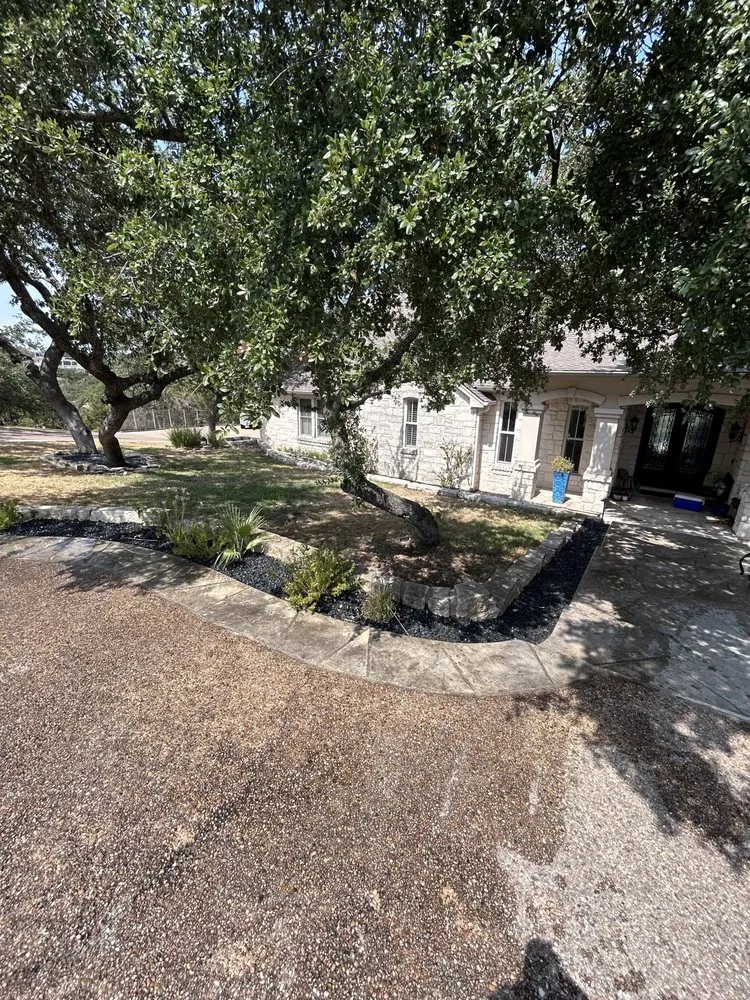 Professional garden landscaping for beautiful yards in San Antonio, TX by Scenic Designs