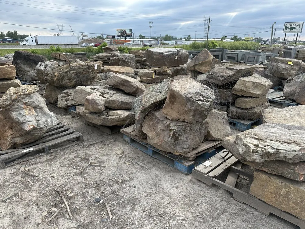 Custom landscape installation experts serving Indianapolis, IN - Scenic Green