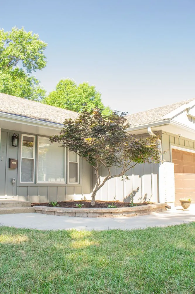 Custom residential landscaping experts serving Grandview, MO - Scenic Lawns & Hardscapes