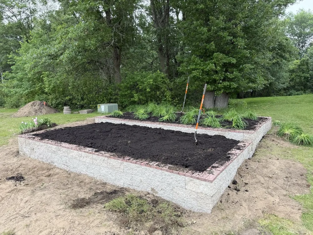 Professional yard maintenance in Oak Grove, MN by Scenic Shine Services