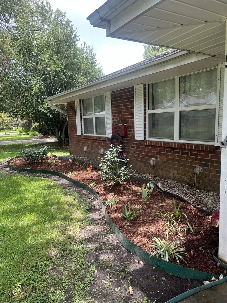 Custom landscaping services for homes across Lafayette, LA - Scenic Solutions