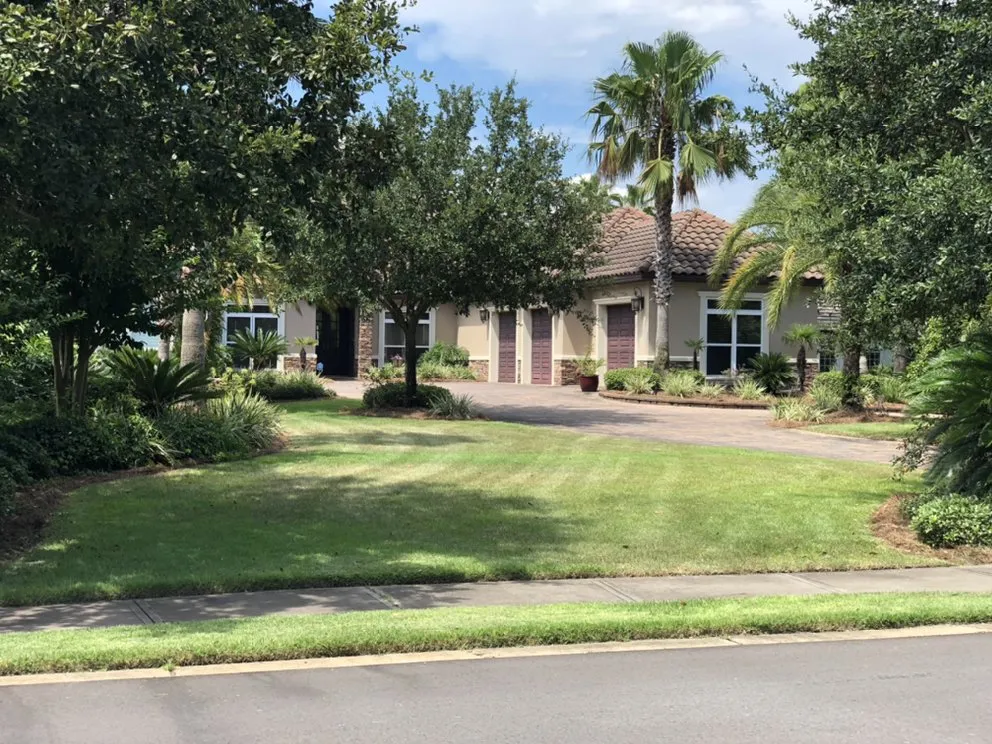 Reliable yard cleanup service in Fort Walton Beach, FL by Scenic Solutions Landscape