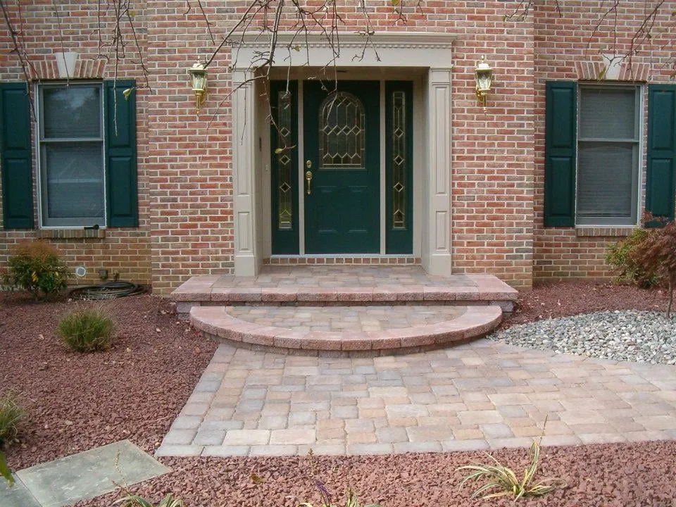 Reliable yard maintenance for beautiful yards across Bethlehem, PA - Scenic Walkways