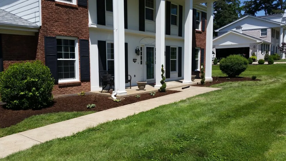Professional outdoor landscaping experts serving Herculaneum, MO - Schaper Contracting