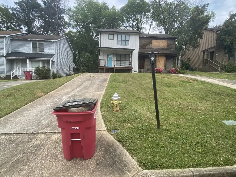 Expert yard cleanup service for homes in Centerville, GA by Scheffer’s Lawn Care