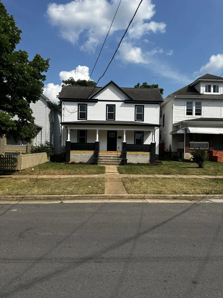 Reliable yard cleanup service for year-round maintenance in Roanoke, VA by Schillings Lawn Care