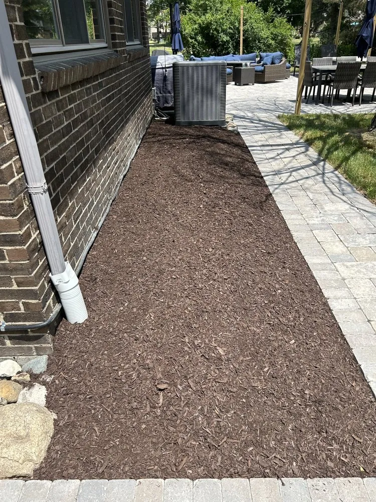 Top-rated yard cleanup service for year-round maintenance in Waterford, MI by Schmidty’s Landscaping