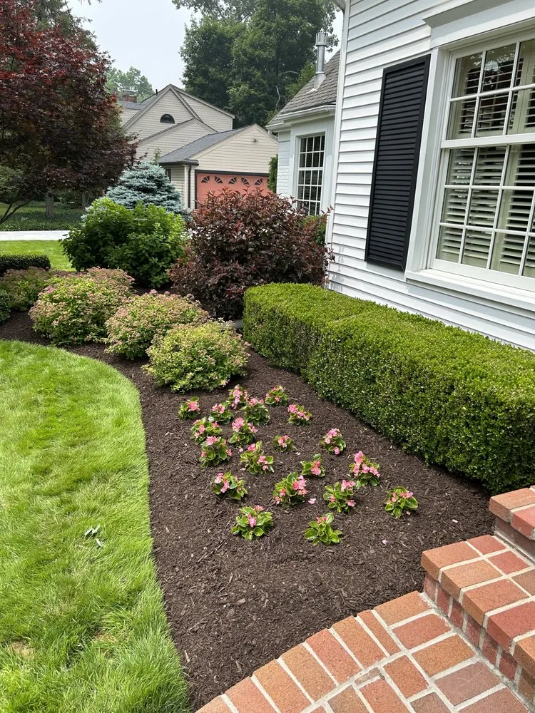 Reliable lawn care service in Waterford, MI by Schmidty’s Landscaping