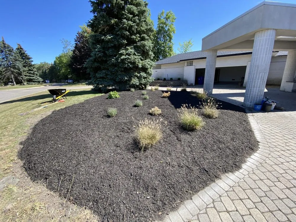 Trusted yard cleanup service in Waterford, MI - Schmidty’s Landscaping