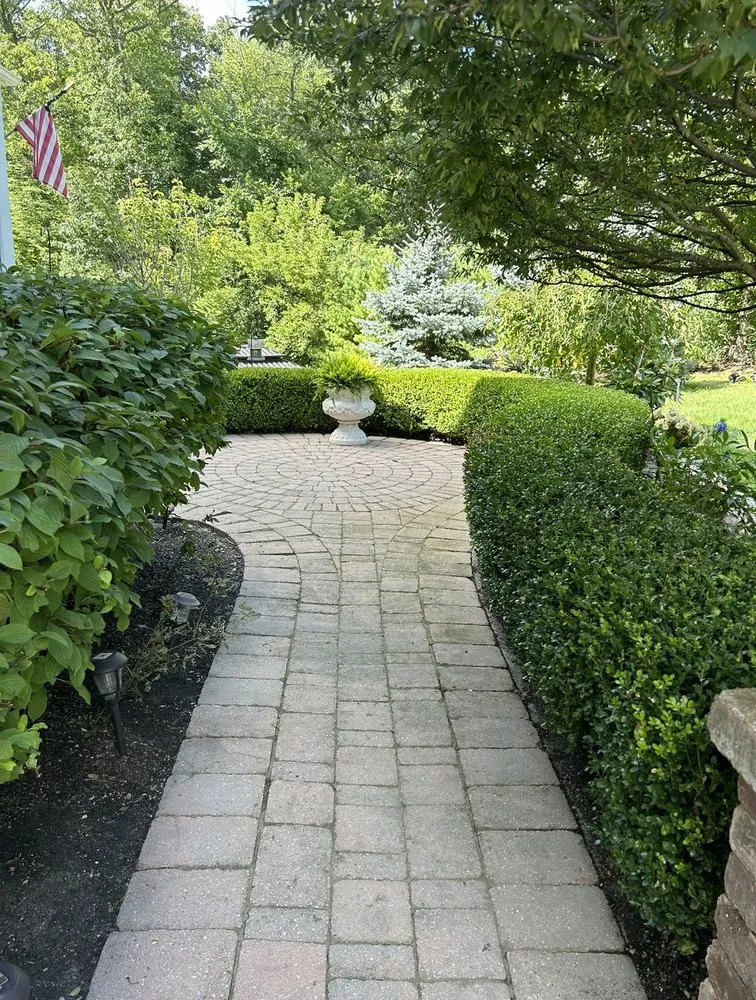 Expert garden landscaping for beautiful yards across Waterford, MI - Schmidty’s Landscaping