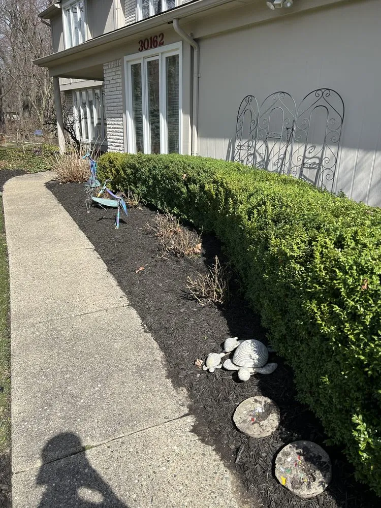 Custom lawn care service with custom design in Waterford, MI by Schmidty’s Landscaping