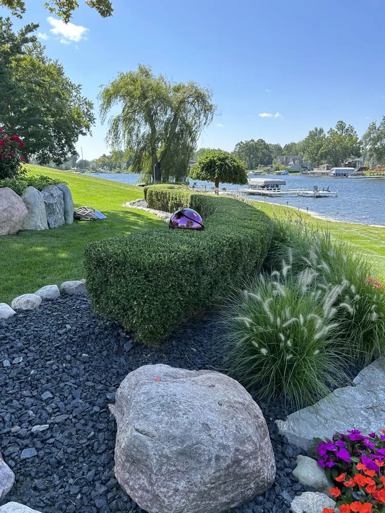 Trusted yard cleanup service in Waterford, MI - Schmidty’s Landscaping