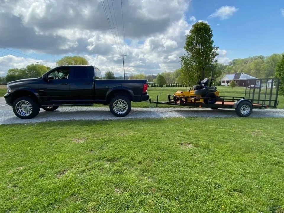 Reliable lawn mowing service in Springfield, KY - Schmitty’s Lawn Care