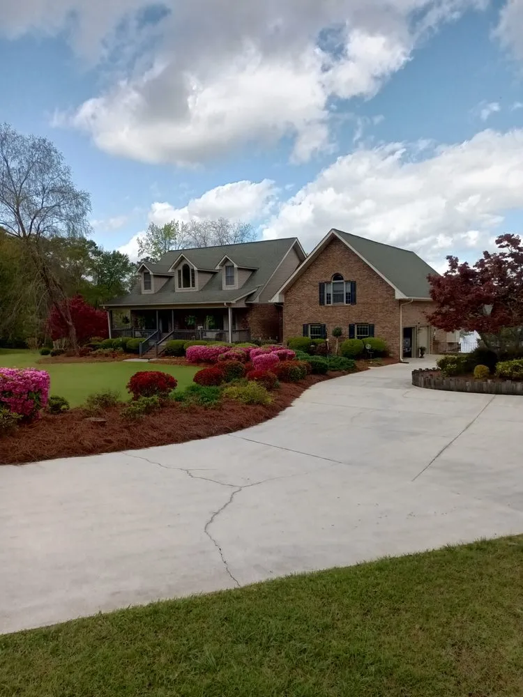 Trusted yard maintenance in Hartwell, GA by Schnieder Services