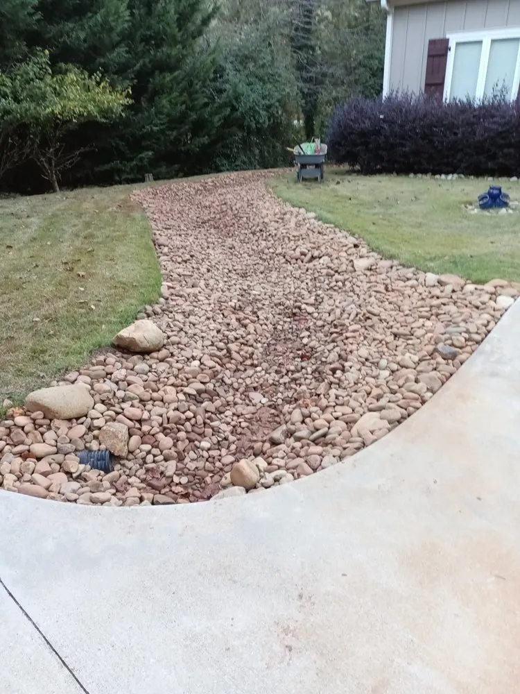 Custom lawn care service for beautiful yards in Hartwell, GA by Schnieder Services