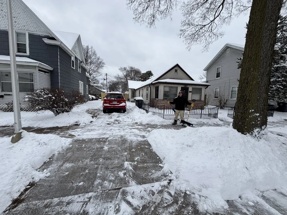 Affordable landscaping services for residential properties in La Crosse, WI by Scholarly Services