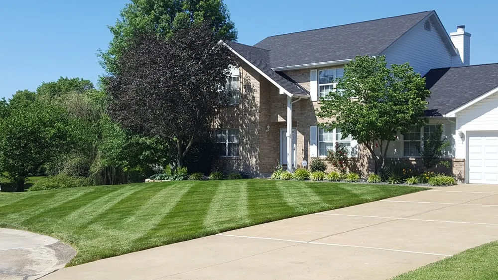 Expert lawn care service experts serving Saint Charles, MO - Schuler Lawn Care
