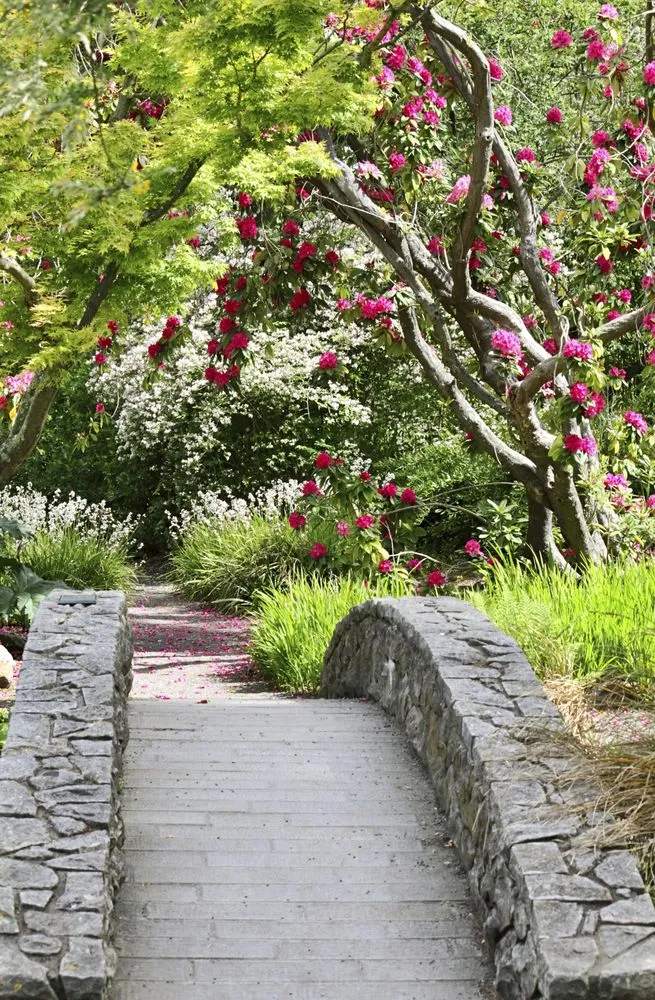 Top-rated garden landscaping for homes in Sheboygan, WI by Schultz Landscape