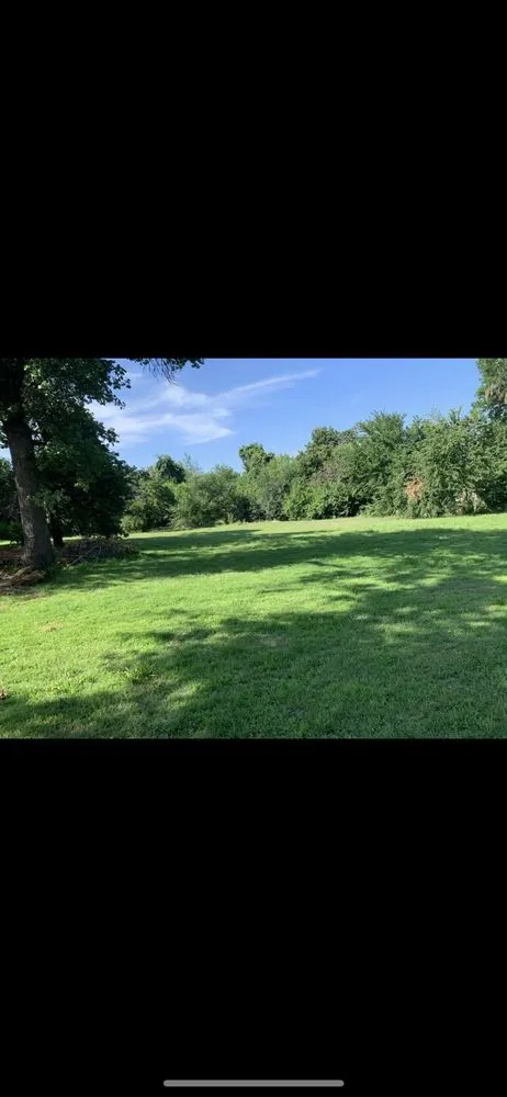 Affordable lawn care service experts serving Oklahoma city, OK - Scissors Landscape