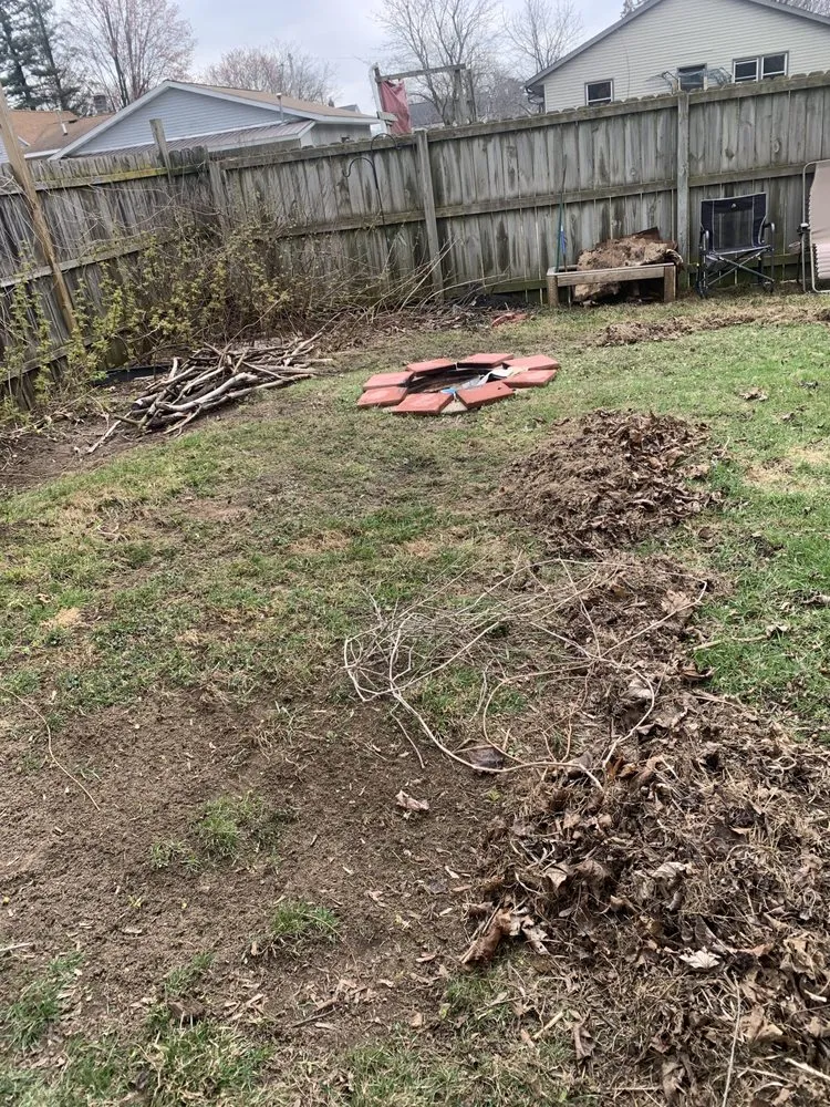 Top-rated yard cleanup service in Stevens Point, WI - Scooper Troopers