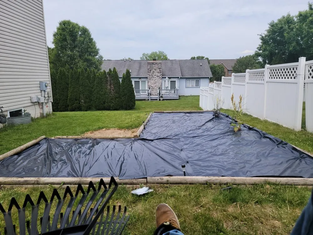 Custom yard maintenance in Lockbourne, OH by Scooters Landscapes