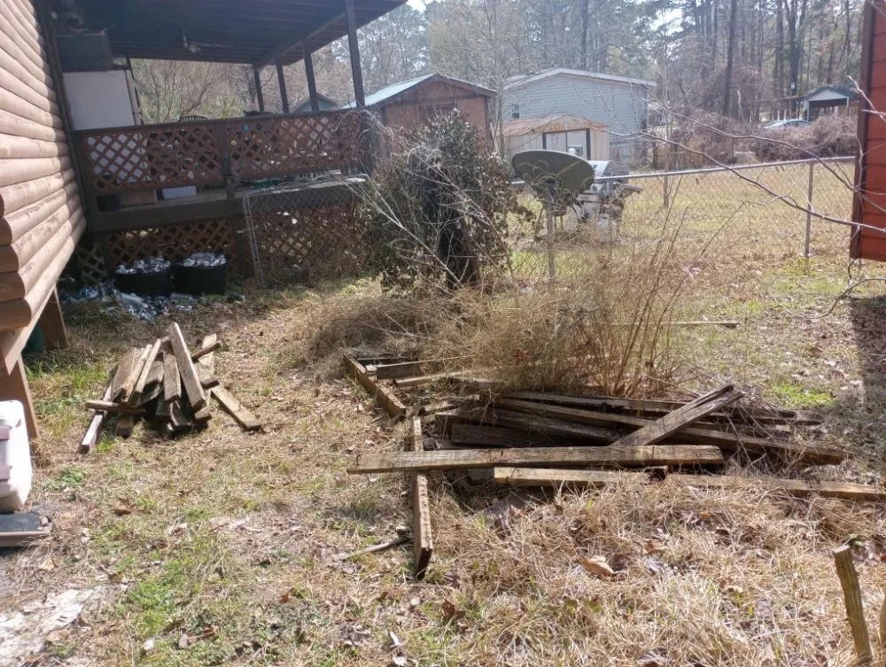 Reliable lawn care service in Livingston, TX by Scott & Reeves Transport