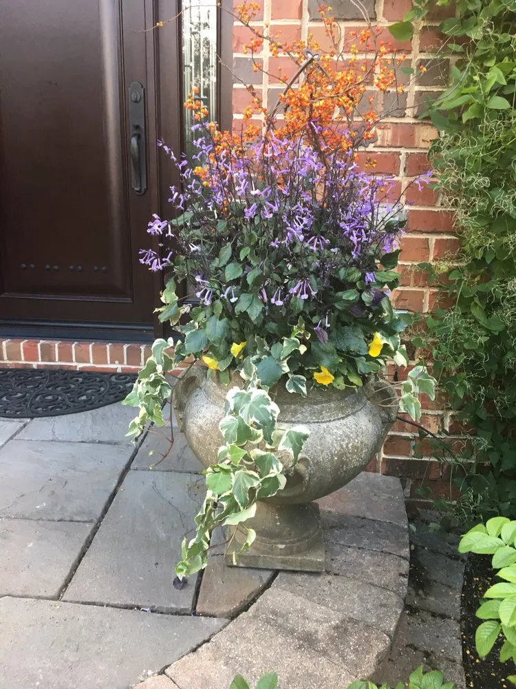 Local residential landscaping in Lake Bluff, IL by Scott Byron & Co