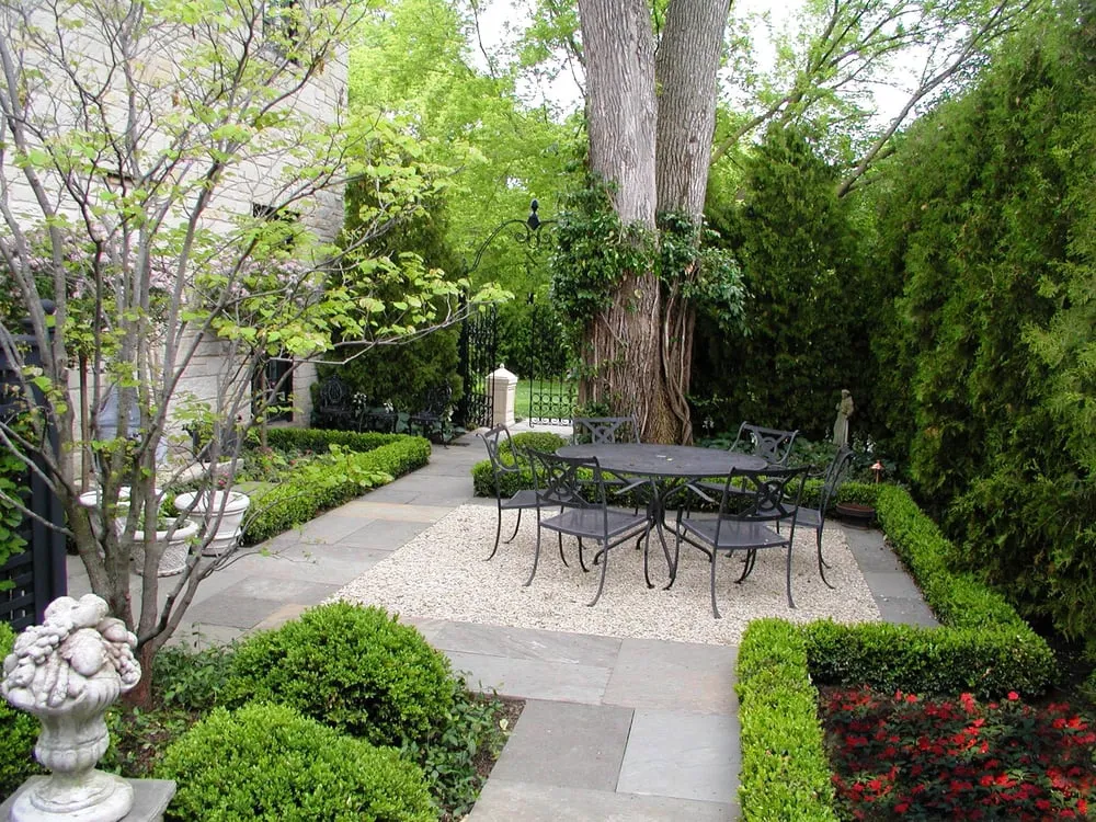 Top-rated landscape design for year-round maintenance in Lake Bluff, IL by Scott Byron & Co