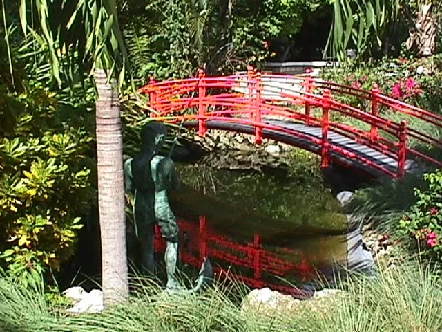 Top-rated residential landscaping for beautiful yards across West Palm Beach, FL - Scott Lewis Gardening & Trimming