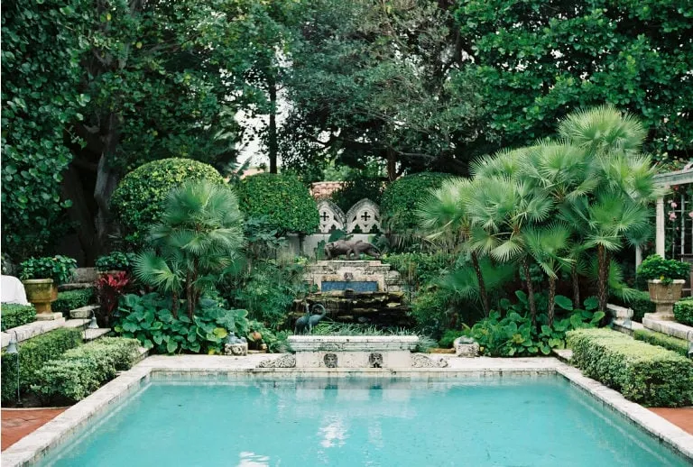 Expert lawn care service experts serving West Palm Beach, FL - Scott Lewis Gardening & Trimming