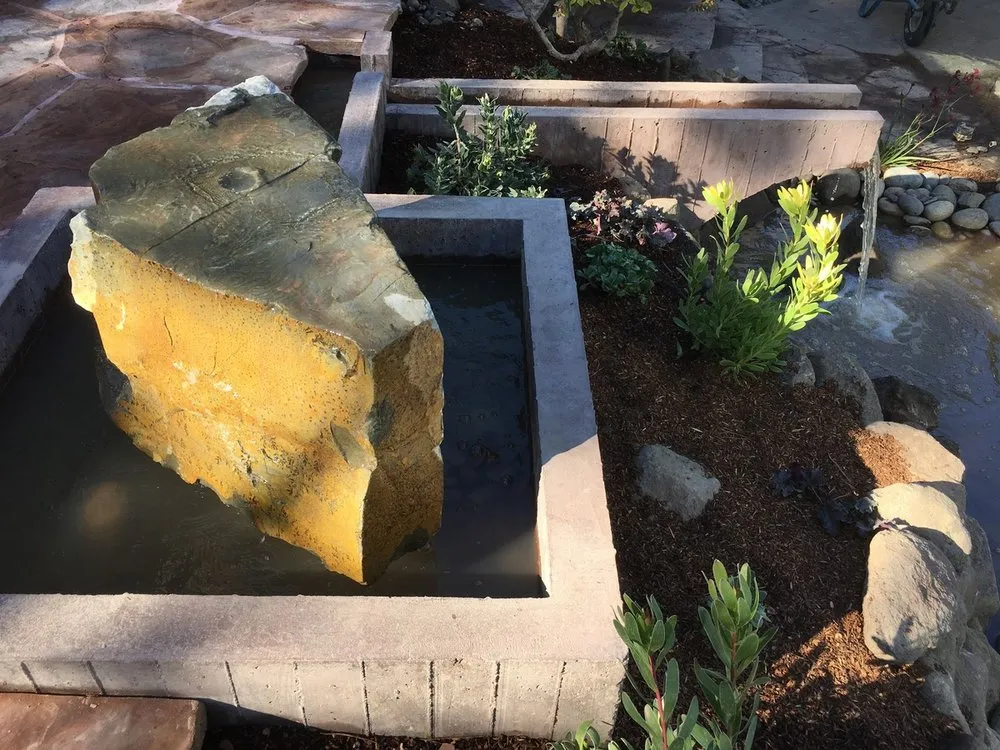 Custom lawn mowing service in Santa Cruz, CA - Scott Lipscomb Landscape Architect