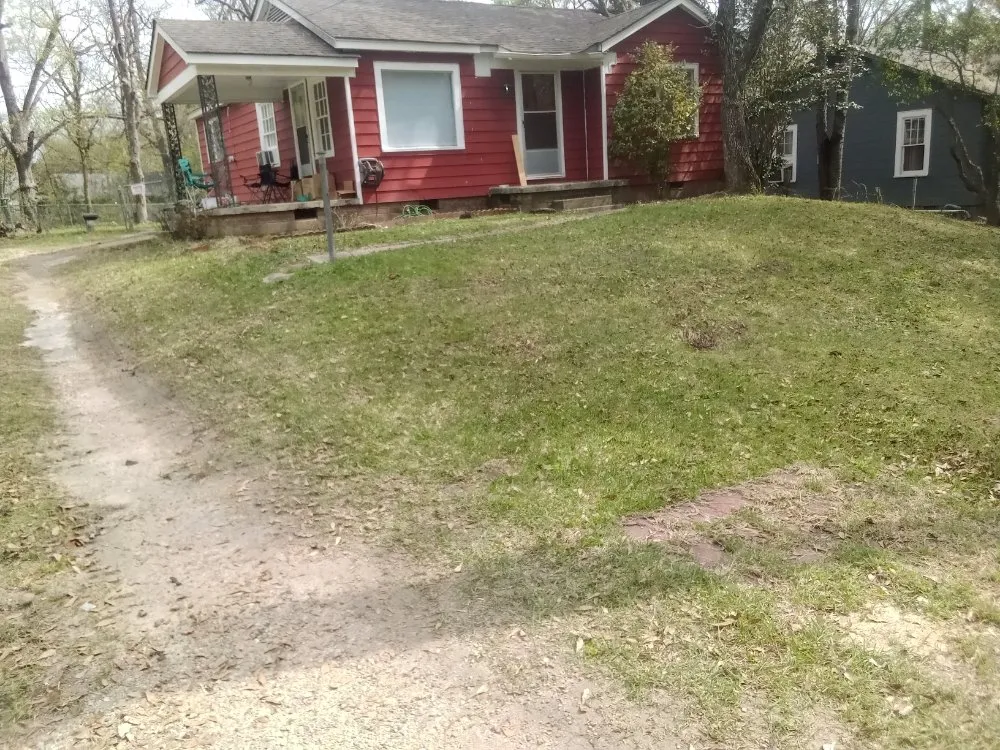 Trusted lawn care service in Meridian, MS - Scott's All-In-One