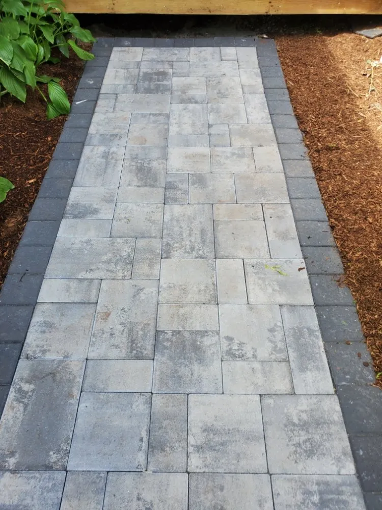 Professional yard maintenance experts serving New London, CT - Scott's Family Landscaping