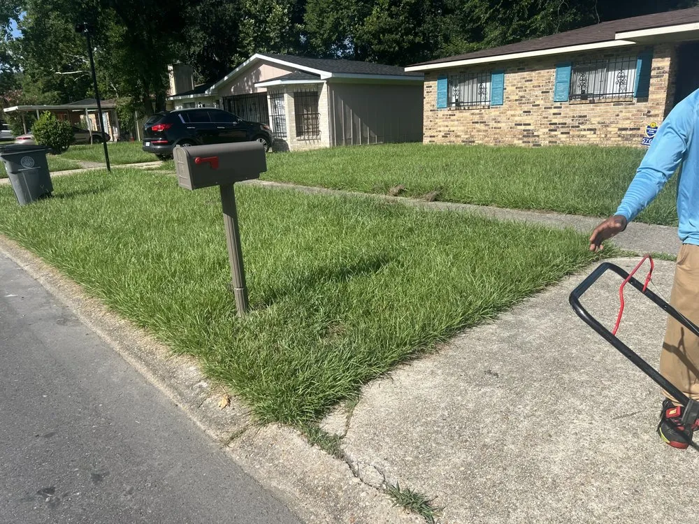 Reliable yard maintenance near you in Baton Rouge, LA by Scott’s Lawn Service