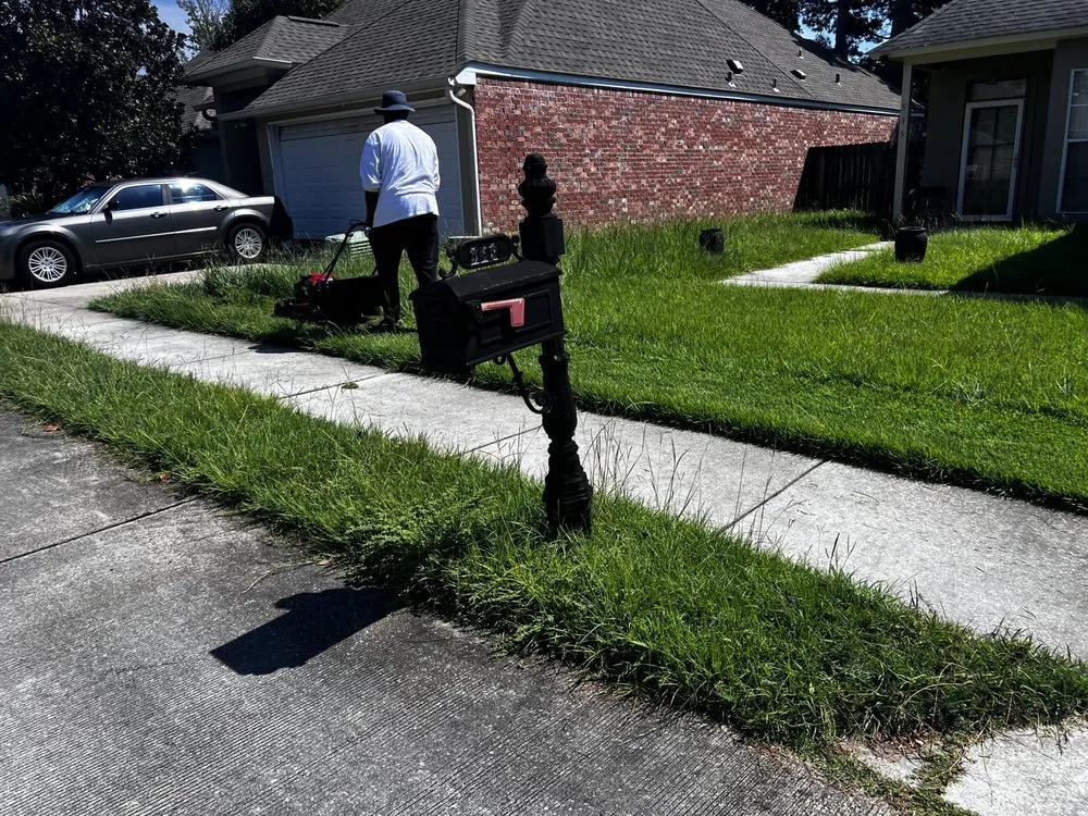 Expert garden landscaping for year-round maintenance in Baton Rouge, LA by Scott’s Lawn Service