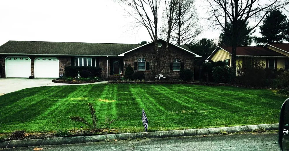 Top-rated yard maintenance in Jonesborough, TN - Scott’s Mowing and Landscaping