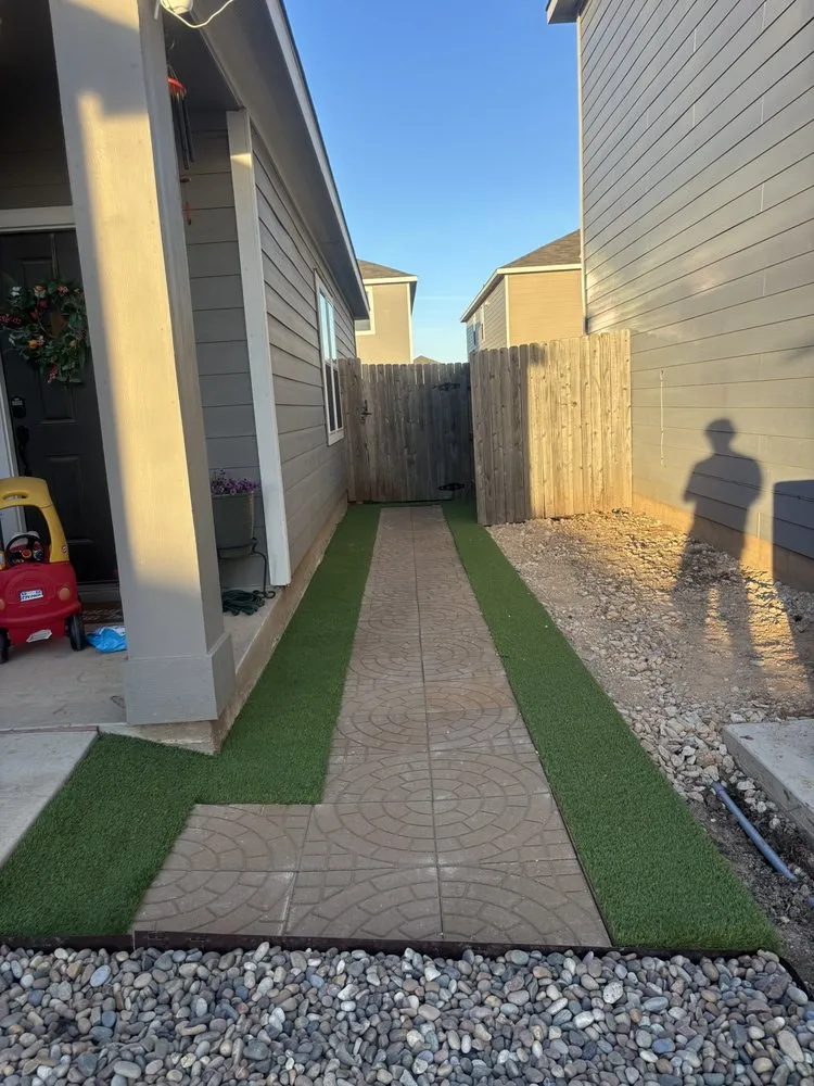 Custom landscaping services for year-round maintenance across Maxwell, TX - Scott’s Scapes