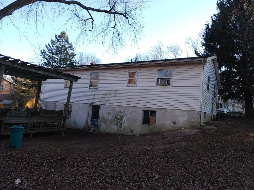 Professional yard cleanup service for residential properties in Dover, DE by Scotty's Lawn Care Service