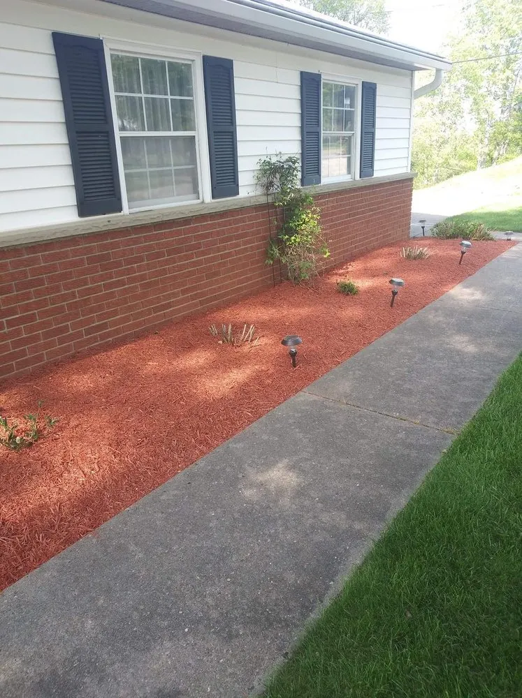 Local yard maintenance for beautiful yards in Charleston, WV by ScottyScapes